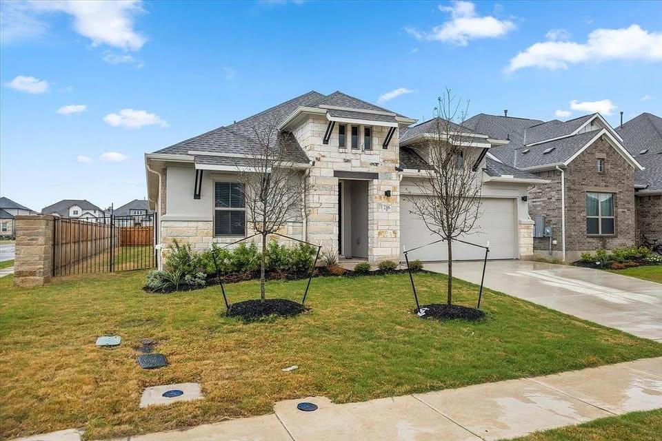 Foto principal - 216 Hollister Dr