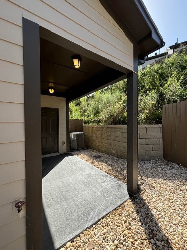 Building Photo - 4229 Lennox Rd