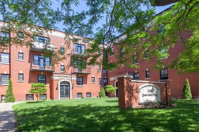 Building Photo - Queen Mary Plaza
