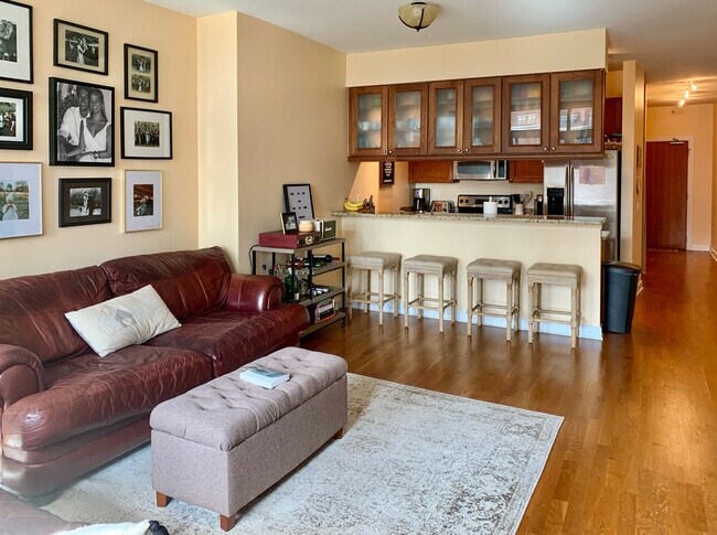 Foto del edificio - 1235 S Prairie Ave