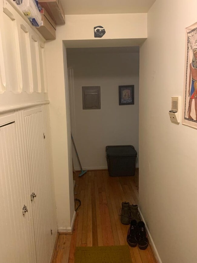 Building Photo - 226 W Michigan Ave