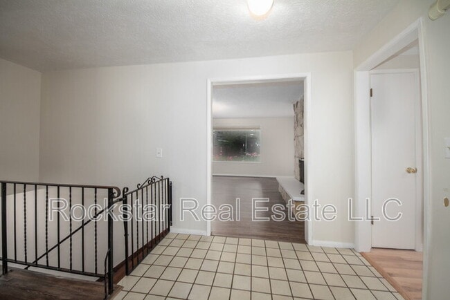 Building Photo - 12125 N Normandie St