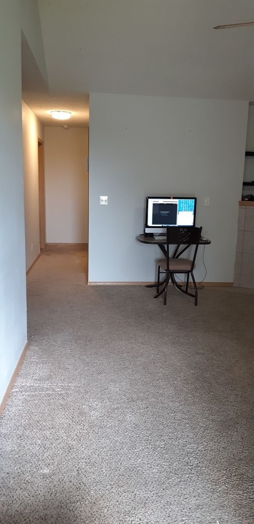 Building Photo - Duplex - 2 bed, 2 bath, 2 car garage in SW Springfield
