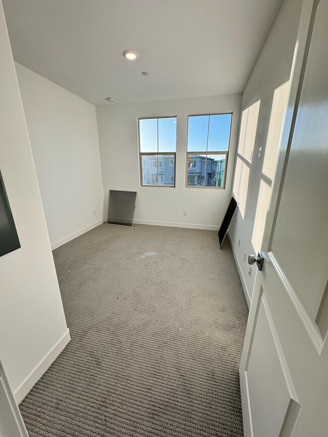 Building Photo - 1101 Lasso Way