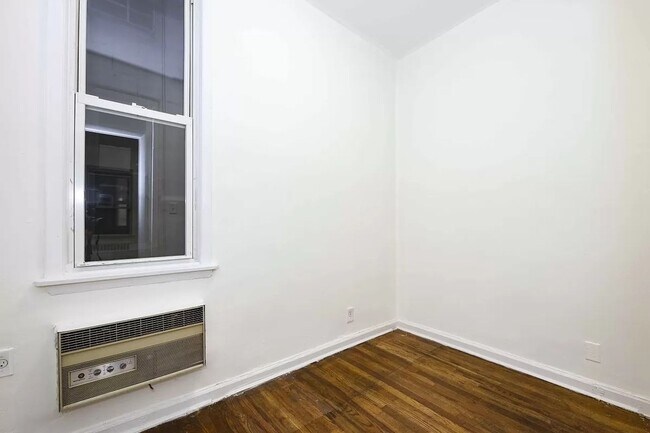 Building Photo - Charming 1-bedroom, 1-bathroom