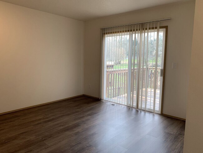 Foto del edificio - 3 bedroom, 2 1/2 bath home in quiet Scappo...
