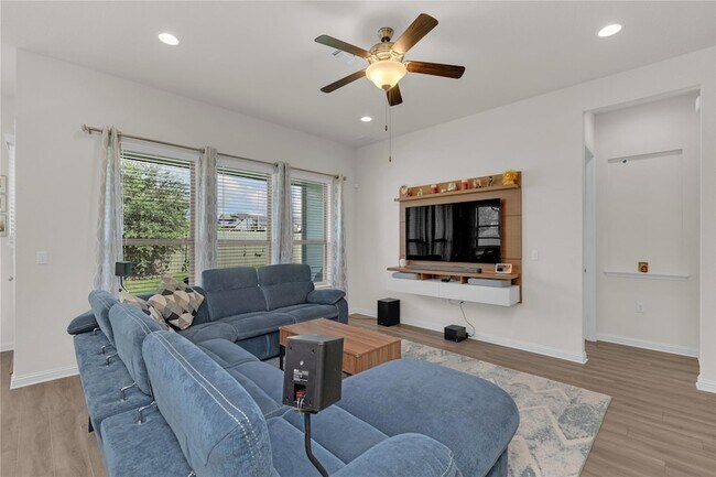 Foto del edificio - 10024 Dalliance Ln