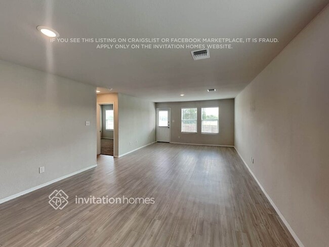 Building Photo - 7411 Avila Vis