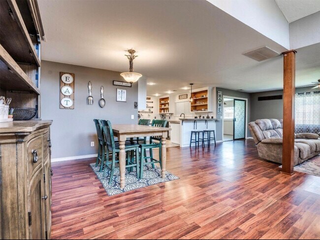 Foto del edificio - 701 NW 138th St