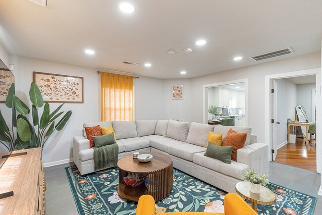 Foto del edificio - 839 Patchett St