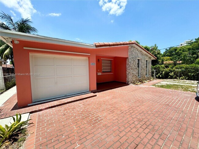 Foto del edificio - 4101 SW 13th Terrace