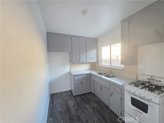 Foto del edificio - 6018 Hazelhurst Pl