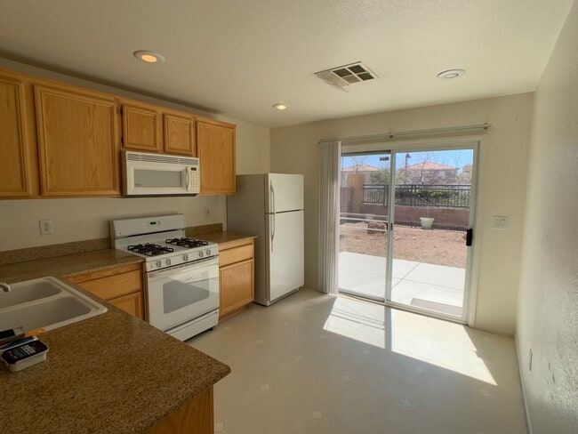 Building Photo - Single Story 2 bedroom 2 bath Home in Summ...