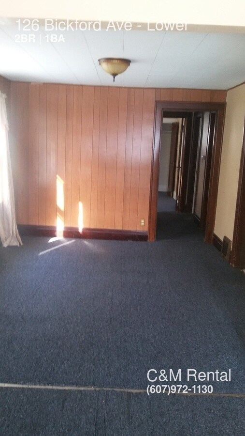 Foto del edificio - 126 Bickford Ave