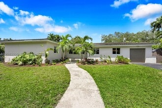Building Photo - 6610 Santona St