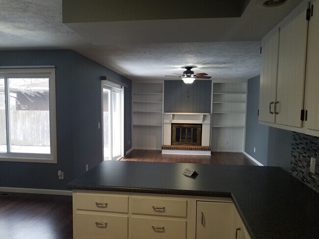 Building Photo - 2502 Brett Dr