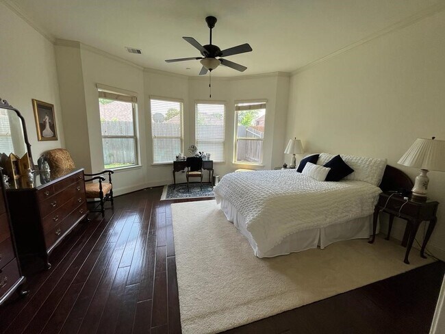 Foto del edificio - 13117 Stoneleigh Terrace Dr