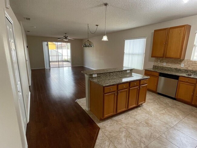 Building Photo - 422 Graystone Blvd