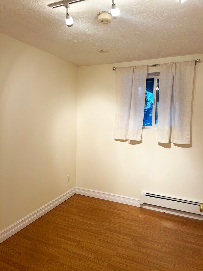 Building Photo - 9103 S Shad Cir