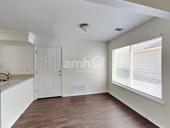Building Photo - 4570 N Orleans St
