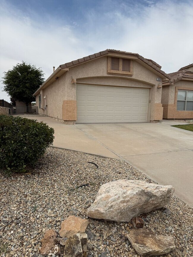 Foto del edificio - 2526 Tuscan Hills Ln