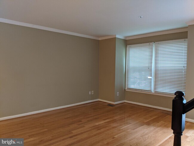 Foto del edificio - 8602 Fountain Valley Dr