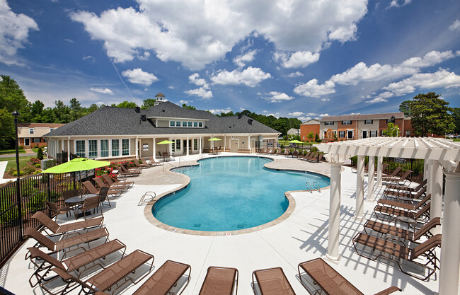 Piscina estilo centro turístico y terraza con Wi-Fi - Abbington West End