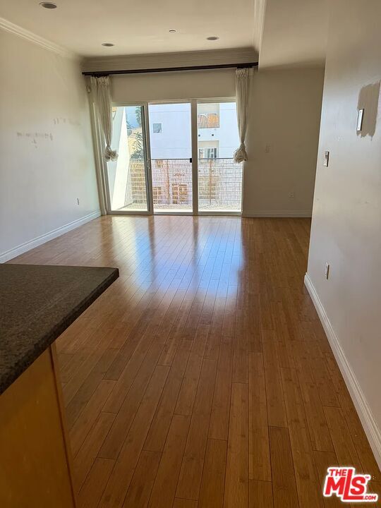 Foto del edificio - 3061 W 12th Pl