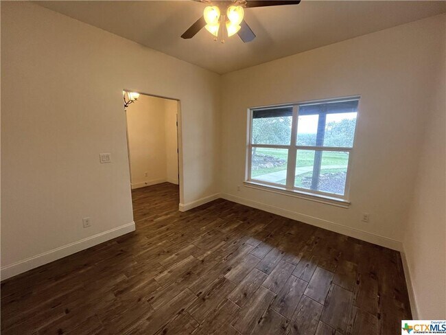 Building Photo - 130 Sun River