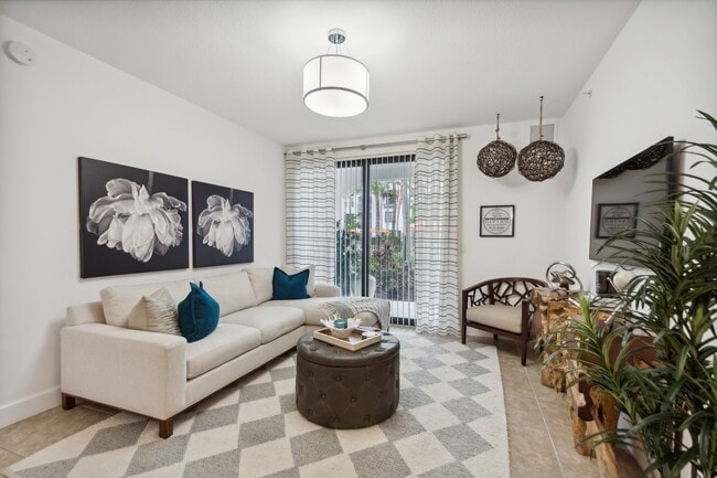 Nine-foot ceilings - AMLI Toscana Place
