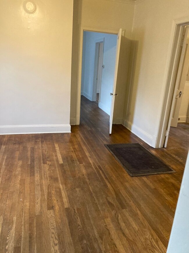 Foto del edificio - 2 Bedroom 1 Bath House Available to Rent f...