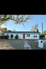 Building Photo - 1418 Iowa Ave