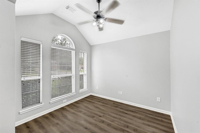 Foto del edificio - 2402 Sandy Fields Ln