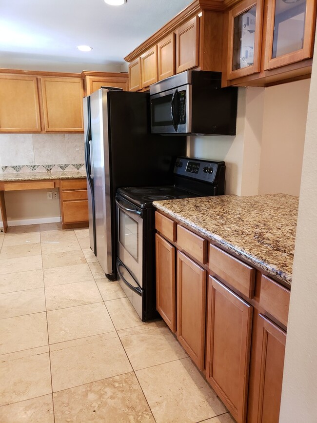Foto del edificio - 7870 Crestview Ln