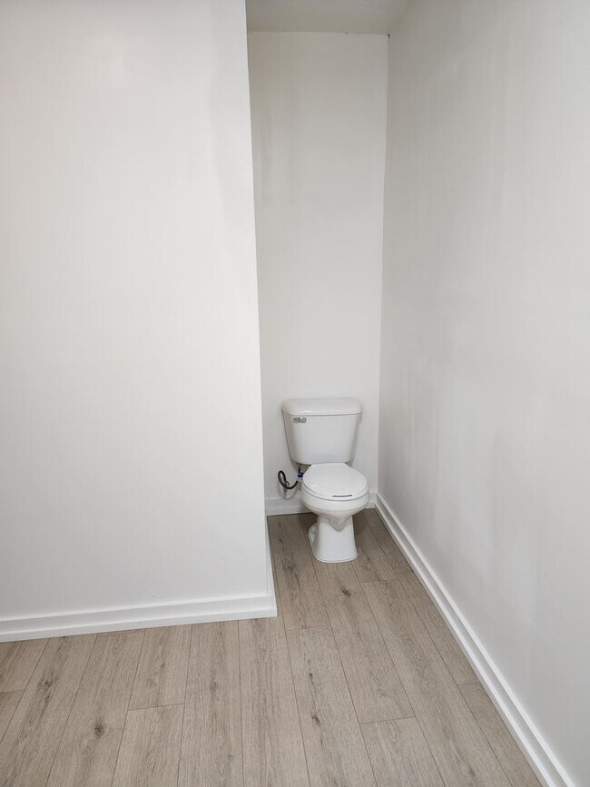 Building Photo - Spacious 3/2 home in Jennings!