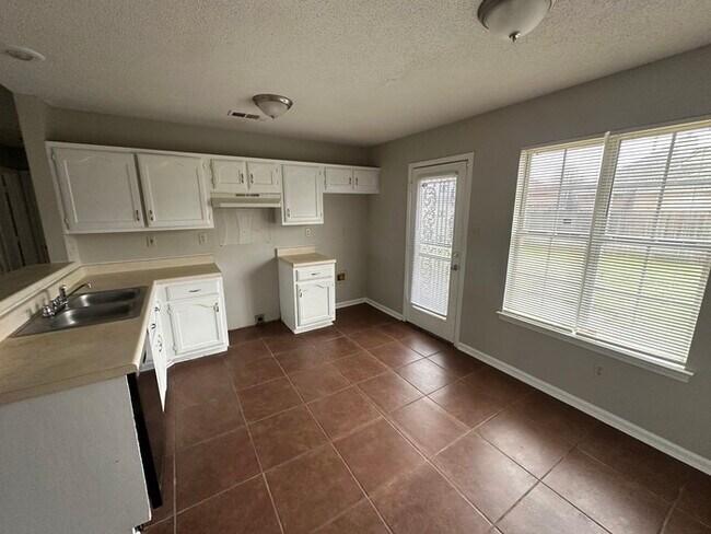 Foto del edificio - 5325 Ragan Ridge Dr