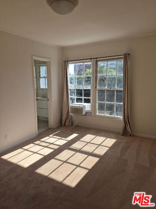 Foto del edificio - 8551 Holloway Dr