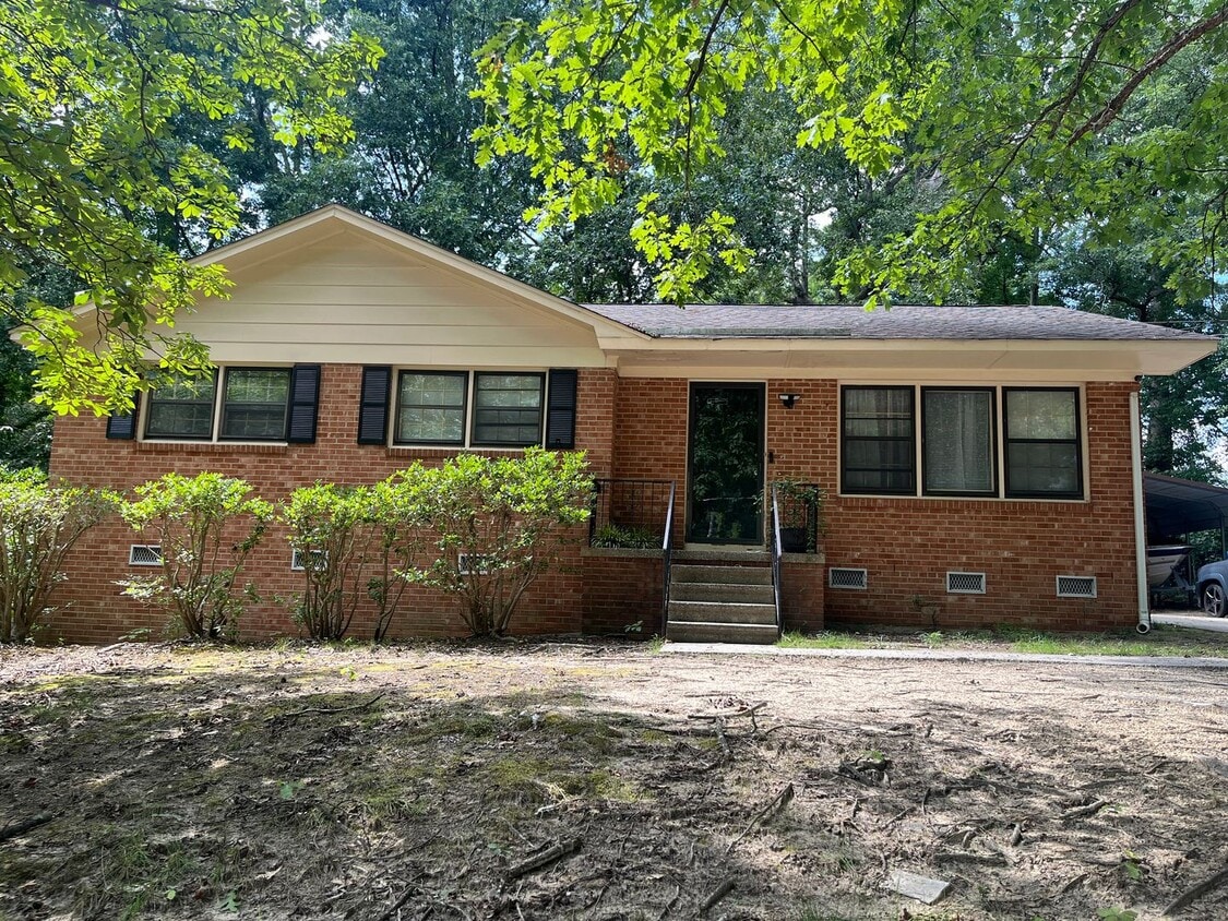 Primary Photo - Renovated 3 Bedroom Ranch in Raleigh, Avai...