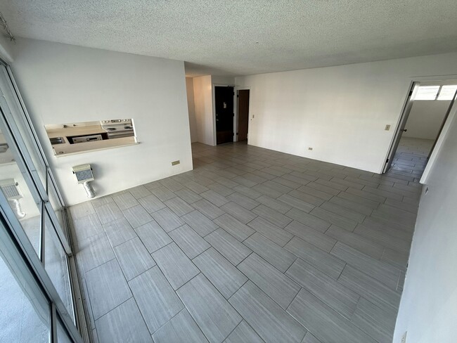 Photo - 439 Keoniana St Apartment