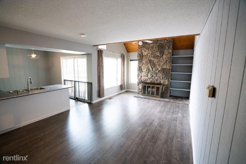 Primary Photo - 2421 S Xanadu Way