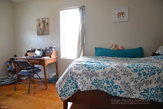 Building Photo - 3 br, 1 bath  - 12 Litchfield St # 2