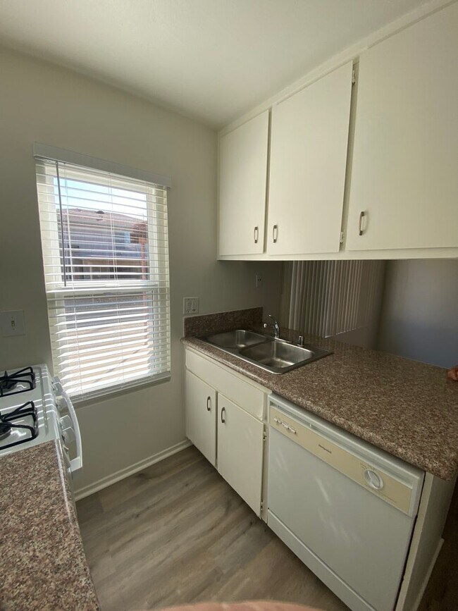 Foto del edificio - 2 story 2 bed, 1 1/2 bath Monticello Condo