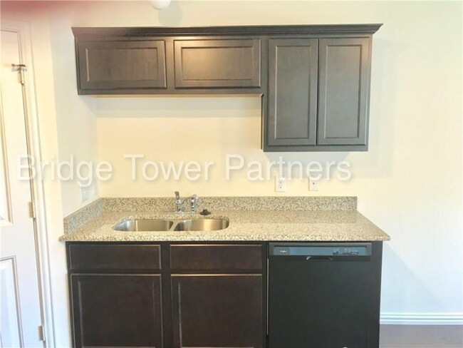 Foto del edificio - 1345 Lakecrest Ln, Lewisville