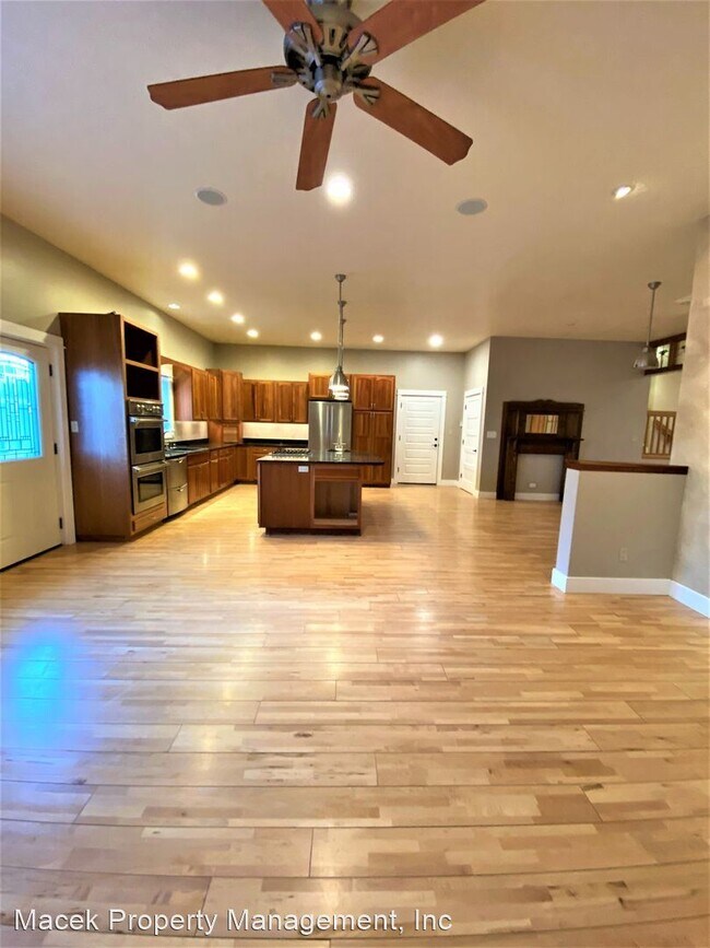 Building Photo - 4 br, 4.5 bath House - 3501 11th Street NE