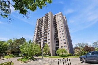 Building Photo - 975 Warwick Ct