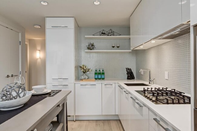 Photo du bâtiment - 1.0 bedroom in Calgary Alberta T2R 0B5