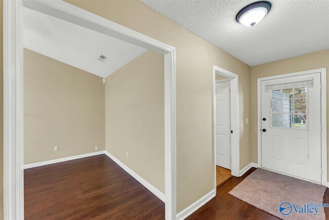 Building Photo - 119 Bridgestone Dr NE