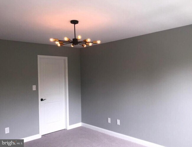 Building Photo - 301 Trinity Ct
