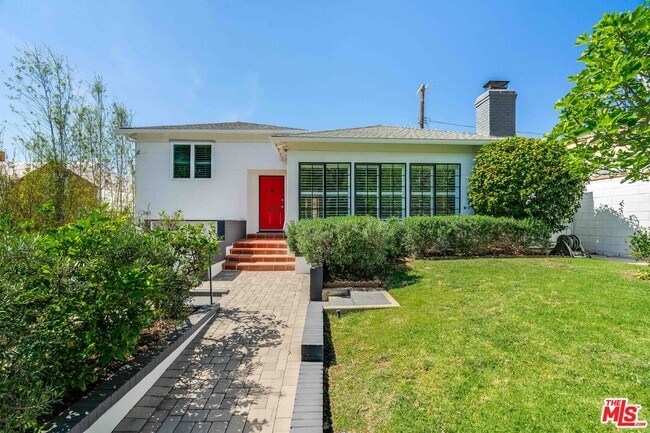 Building Photo - 741 Chautauqua Blvd