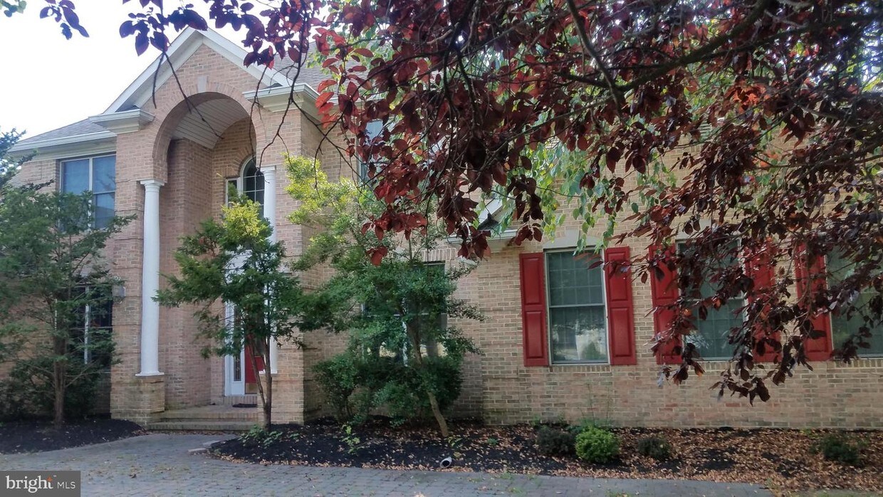 Primary Photo - 105 Mt Pleasant Rd